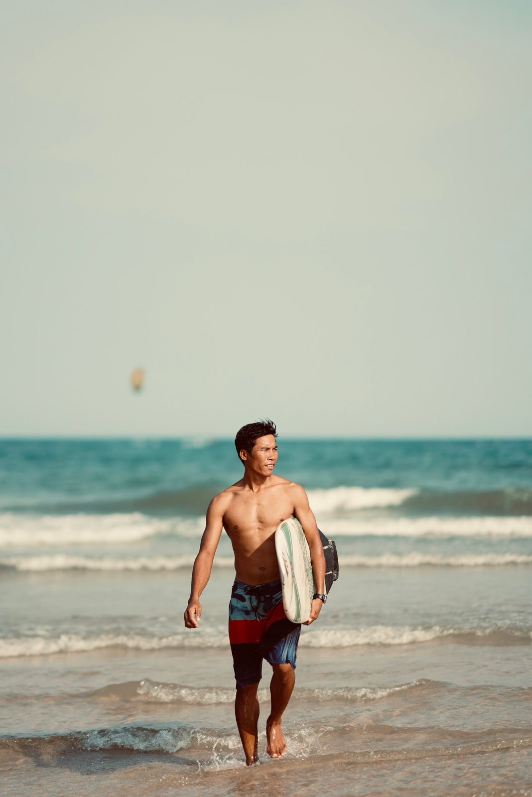 Lý, kitesurf and surf instructor, on Ham Tien beach